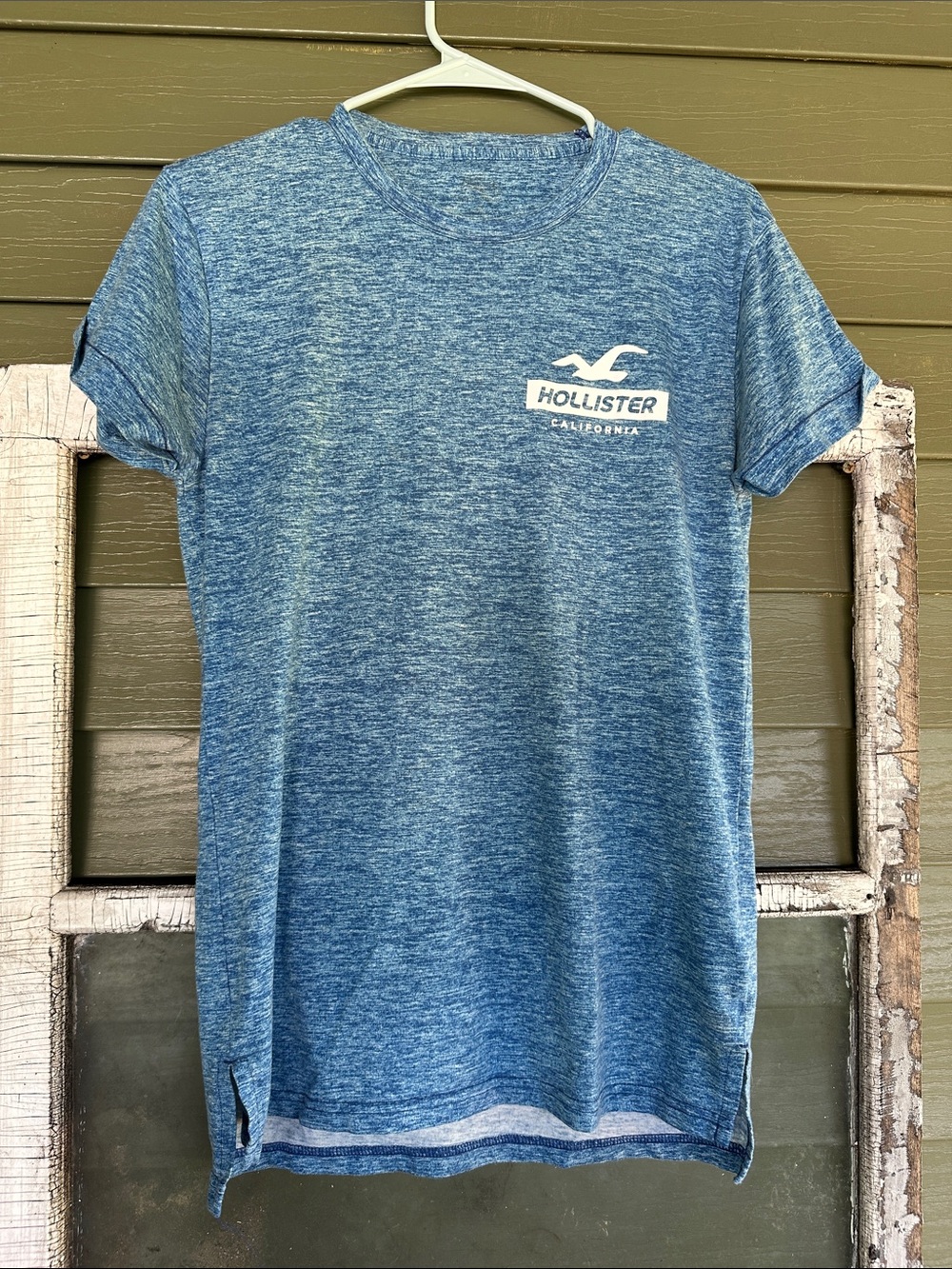 Hollister Men's Heathered Ocean Blue Short Sleeve Tee